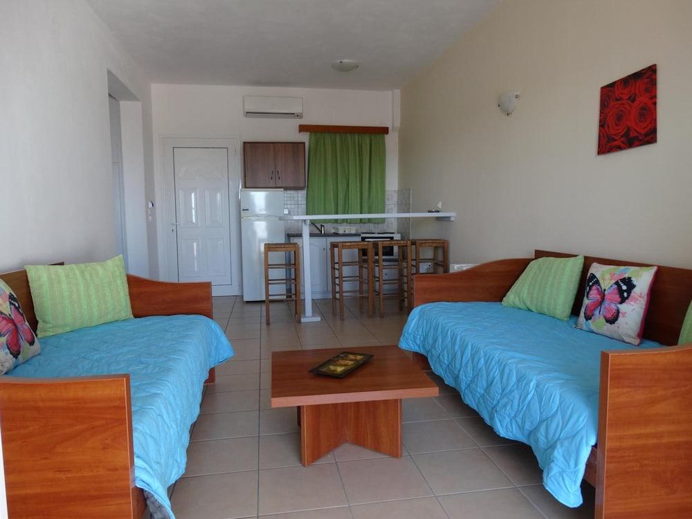 Paradiso Apartments イプソス エクステリア 写真