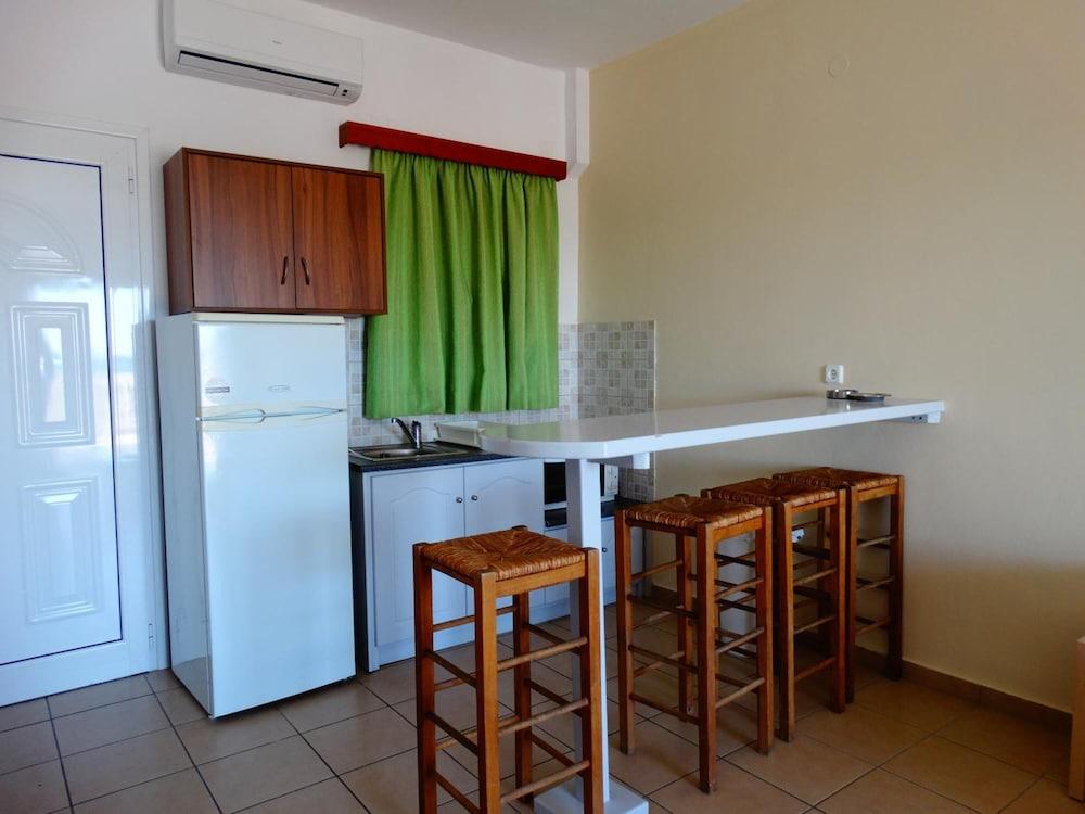 Paradiso Apartments イプソス エクステリア 写真
